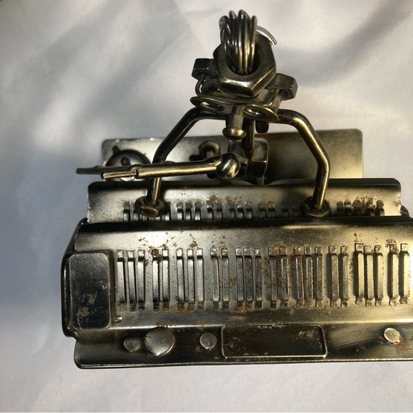 Nuts & Bolts Metal Art Sculpture - Keyboardist Musician Playing Dual Keyboards - Picture 12 of 16